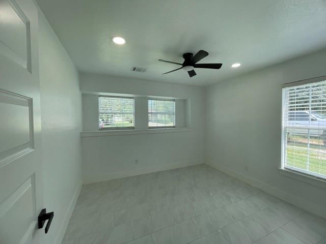 109 Del Monte Lane, Highlands, TX 77562