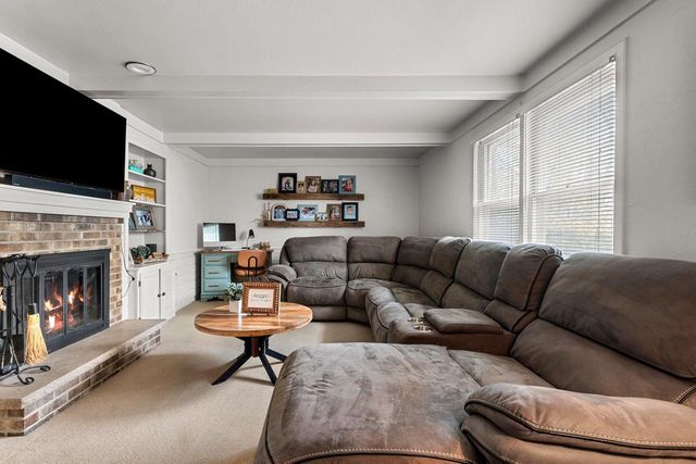 525 E BRIAR LANE, Green Bay, WI 54301
