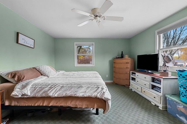 525 E BRIAR LANE, Green Bay, WI 54301