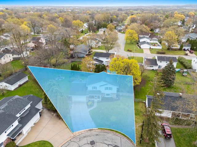 525 E BRIAR LANE, Green Bay, WI 54301