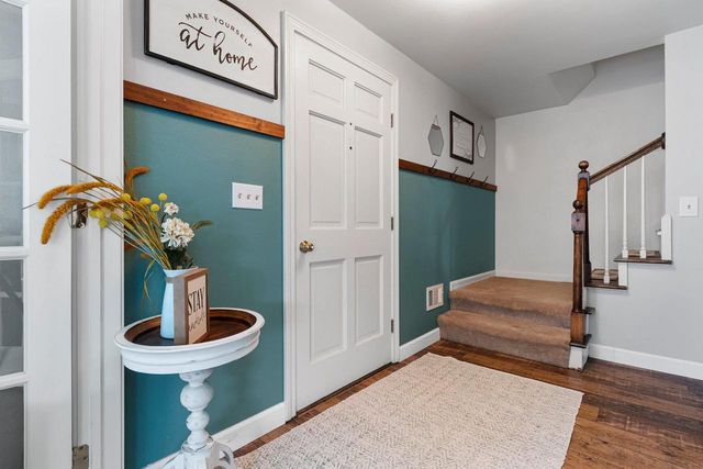 525 E BRIAR LANE, Green Bay, WI 54301