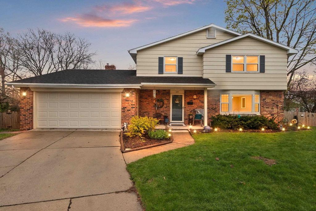 525 E BRIAR LANE, Green Bay, WI 54301