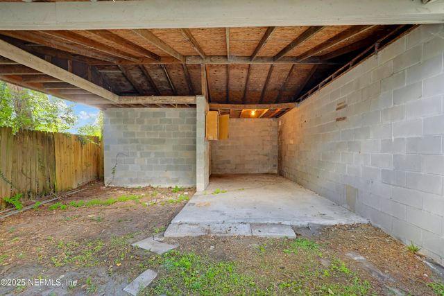 9062 2ND Avenue, Jacksonville, FL 32208