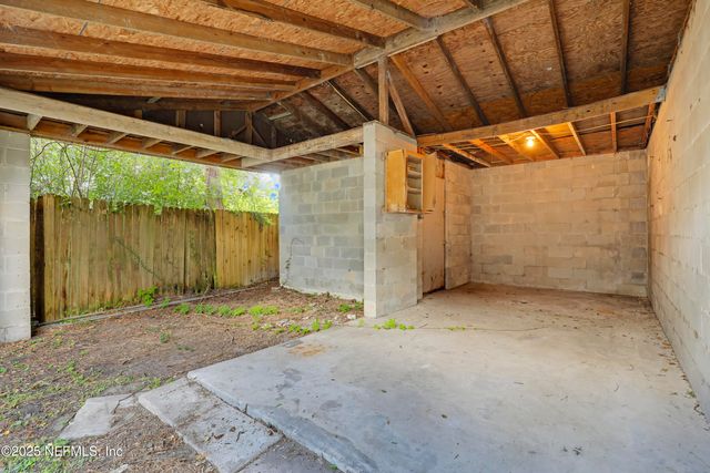 9062 2ND Avenue, Jacksonville, FL 32208