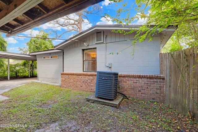 9062 2ND Avenue, Jacksonville, FL 32208