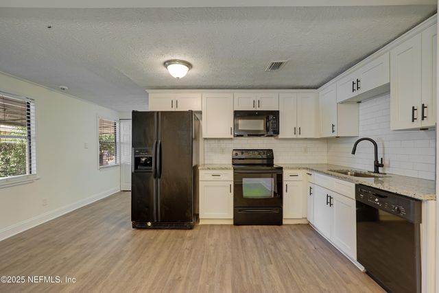 9062 2ND Avenue, Jacksonville, FL 32208