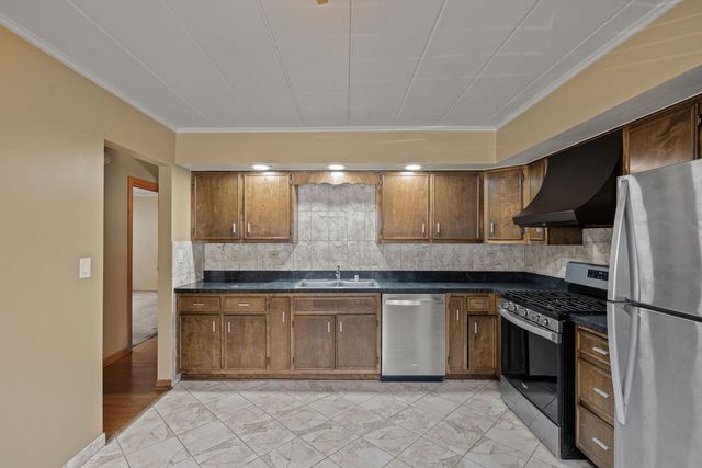 1039 N Harlem Avenue 1SC, Oak Park, IL 60302