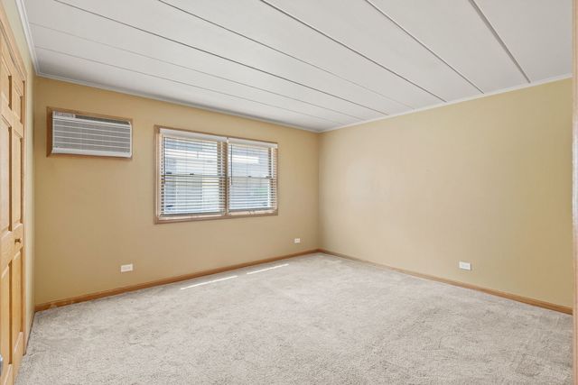 1039 N Harlem Avenue 1SC, Oak Park, IL 60302