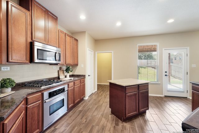 21202 Leslie Carson, San Antonio, TX 78258