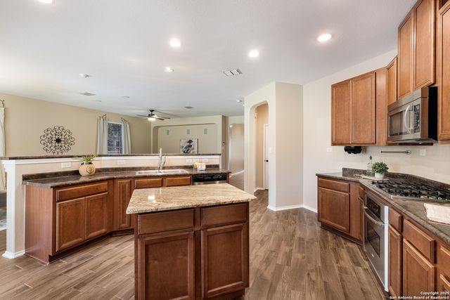 21202 Leslie Carson, San Antonio, TX 78258