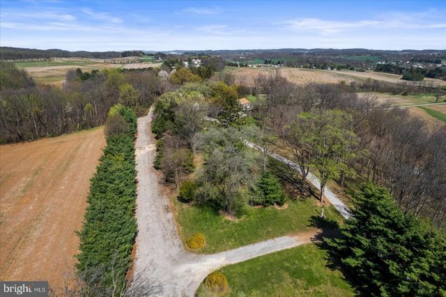 6759 E MOULSTOWN RD, Hanover, PA 17331
