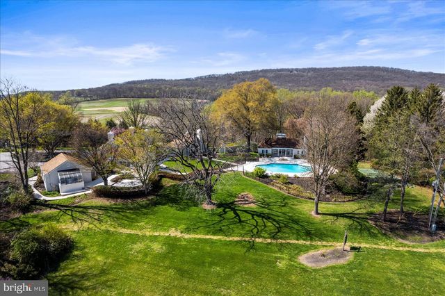 6759 E MOULSTOWN RD, Hanover, PA 17331