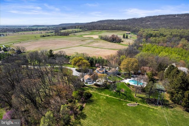 6759 E MOULSTOWN RD, Hanover, PA 17331
