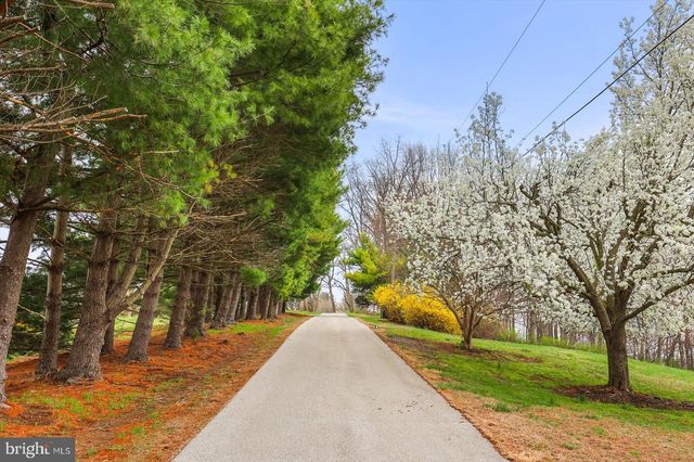 6759 E MOULSTOWN RD, Hanover, PA 17331