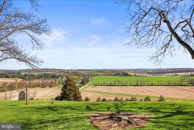 6759 E MOULSTOWN RD, Hanover, PA 17331