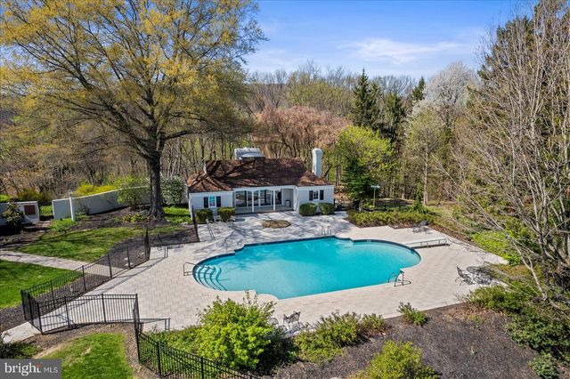 6759 E MOULSTOWN RD, Hanover, PA 17331