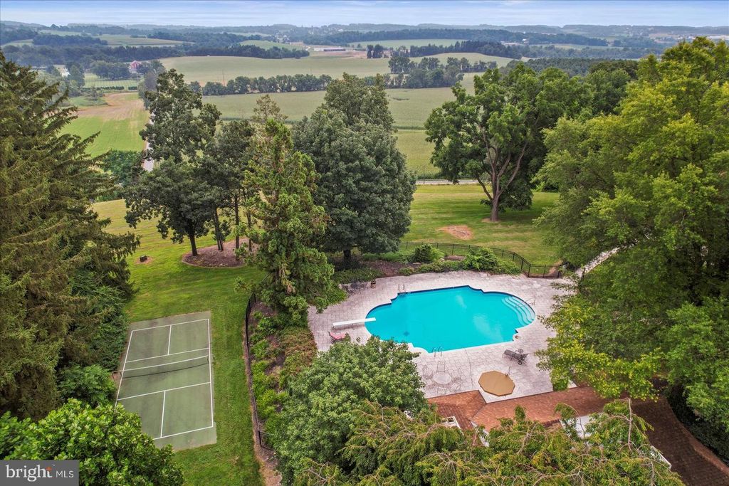 6759 E MOULSTOWN RD, Hanover, PA 17331