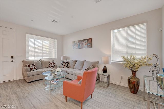 7320 North Decatur Boulevard 5, Las Vegas, NV 89131