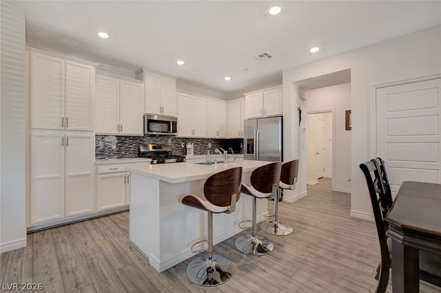 7320 North Decatur Boulevard 5, Las Vegas, NV 89131