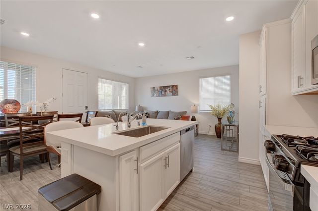 7320 North Decatur Boulevard 5, Las Vegas, NV 89131