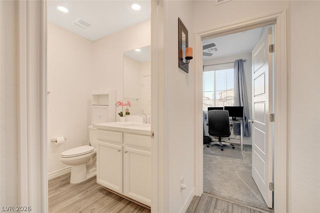 7320 North Decatur Boulevard 5, Las Vegas, NV 89131