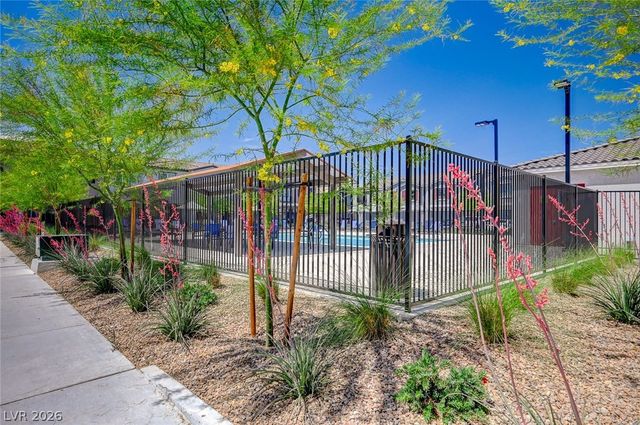 7320 North Decatur Boulevard 5, Las Vegas, NV 89131