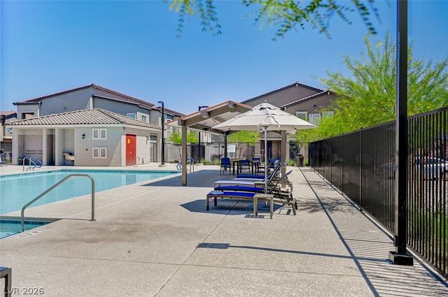 7320 North Decatur Boulevard 5, Las Vegas, NV 89131