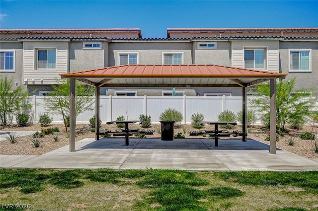 7320 North Decatur Boulevard 5, Las Vegas, NV 89131