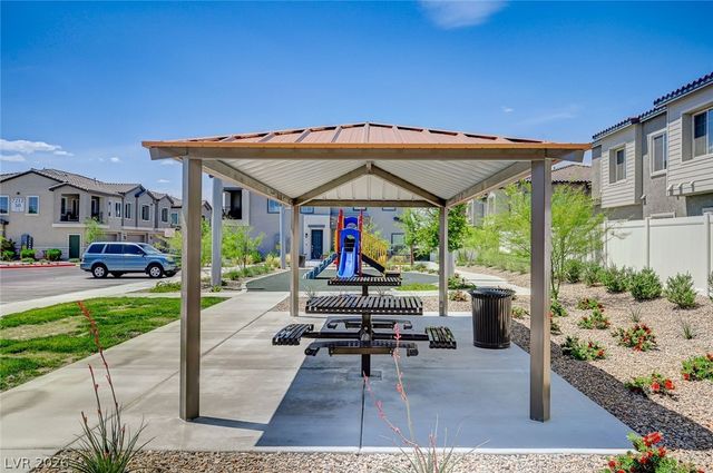 7320 North Decatur Boulevard 5, Las Vegas, NV 89131