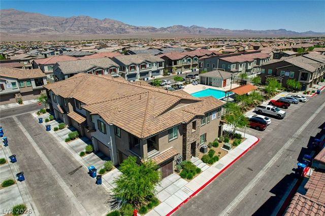 7320 North Decatur Boulevard 5, Las Vegas, NV 89131