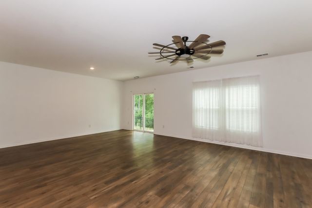 1126 Joywood Dr., Longs, SC 29568
