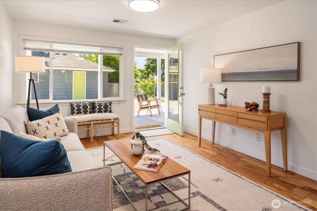 2315 S Bateman Street, Seattle, WA 98108