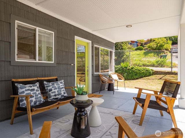 2315 S Bateman Street, Seattle, WA 98108