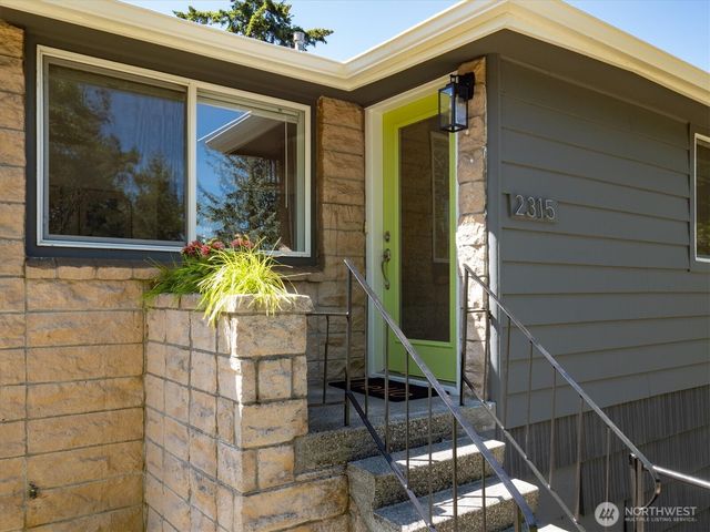 2315 S Bateman Street, Seattle, WA 98108