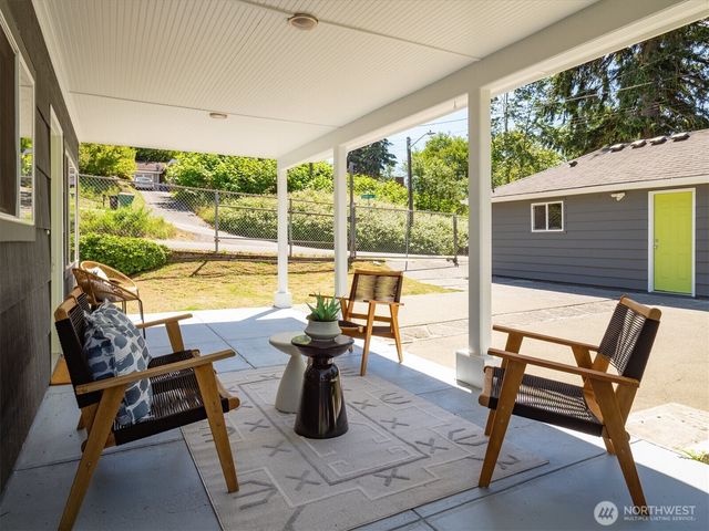 2315 S Bateman Street, Seattle, WA 98108