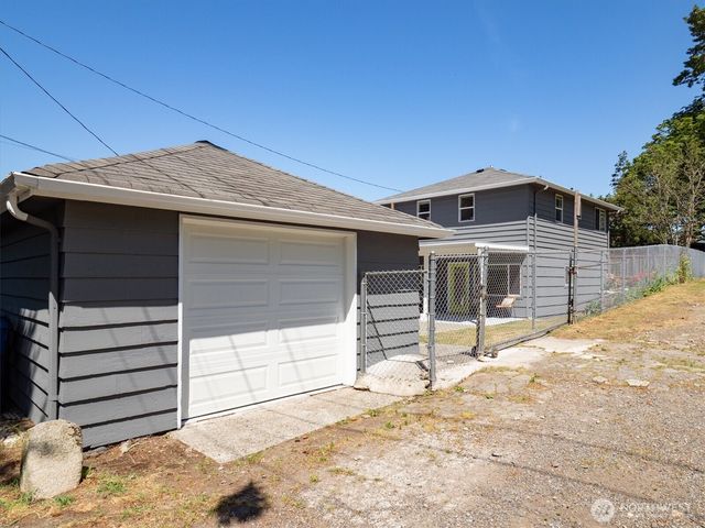 2315 S Bateman Street, Seattle, WA 98108