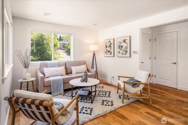 2315 S Bateman Street, Seattle, WA 98108