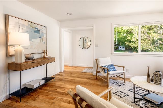 2315 S Bateman Street, Seattle, WA 98108