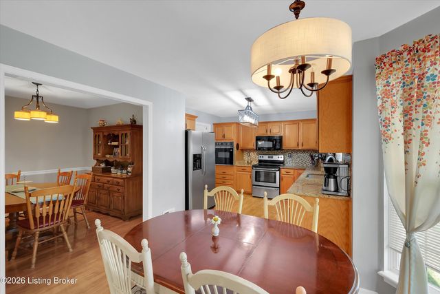 2005 Manning Pl, La Grange, KY 40031