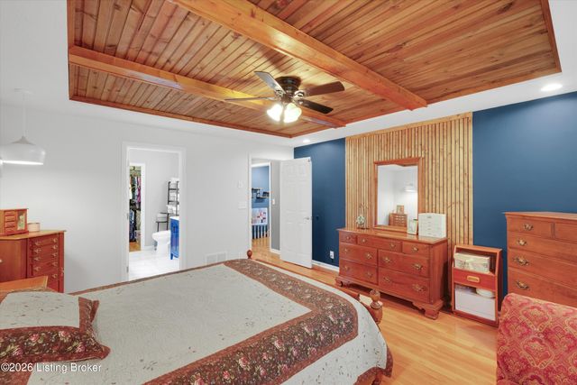 2005 Manning Pl, La Grange, KY 40031