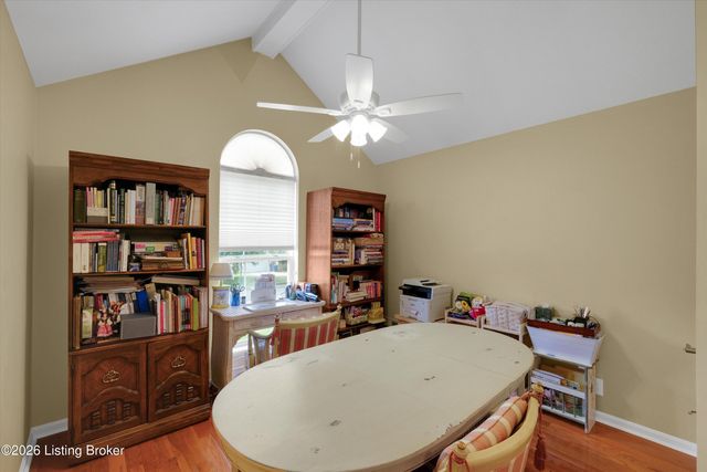 2005 Manning Pl, La Grange, KY 40031