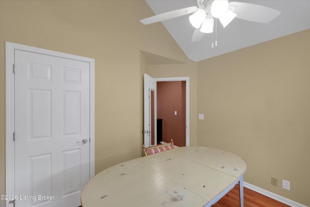 2005 Manning Pl, La Grange, KY 40031