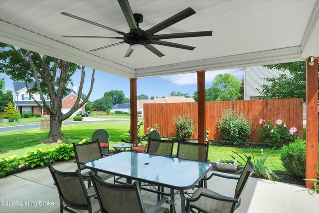 2005 Manning Pl, La Grange, KY 40031