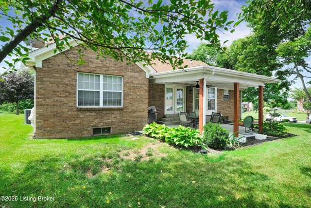 2005 Manning Pl, La Grange, KY 40031