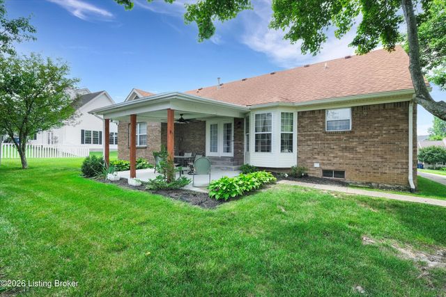 2005 Manning Pl, La Grange, KY 40031
