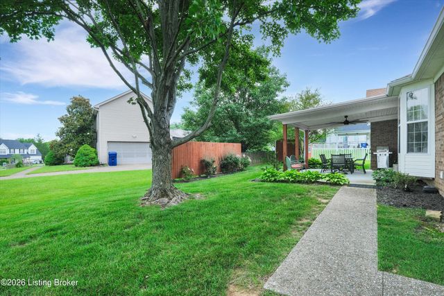 2005 Manning Pl, La Grange, KY 40031