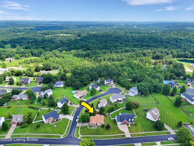 2005 Manning Pl, La Grange, KY 40031