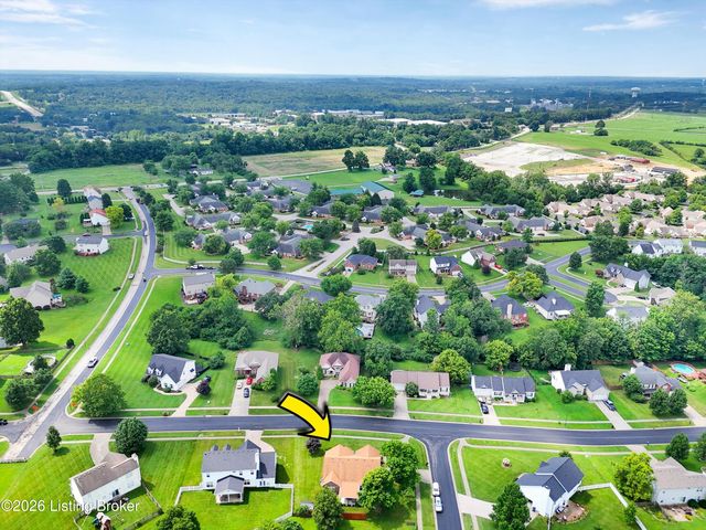 2005 Manning Pl, La Grange, KY 40031