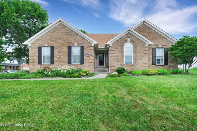 2005 Manning Pl, La Grange, KY 40031