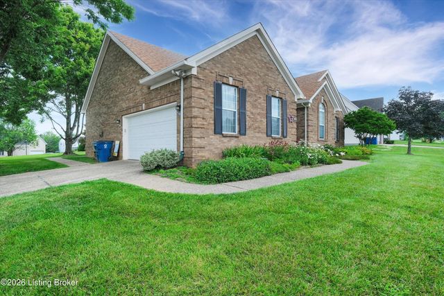 2005 Manning Pl, La Grange, KY 40031
